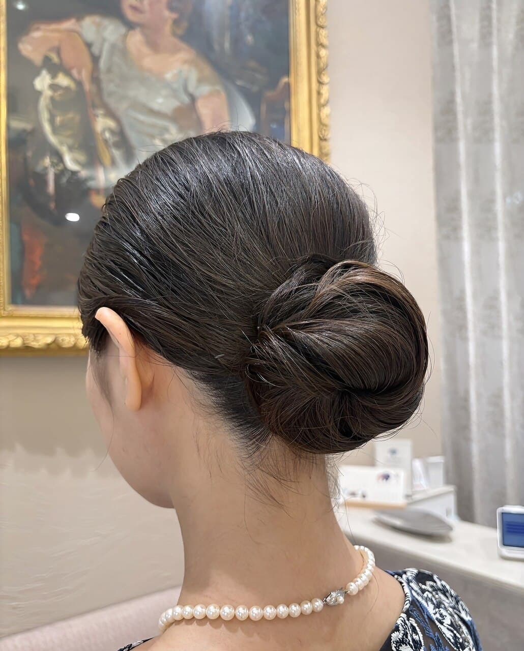 大人の抜け感シニヨン