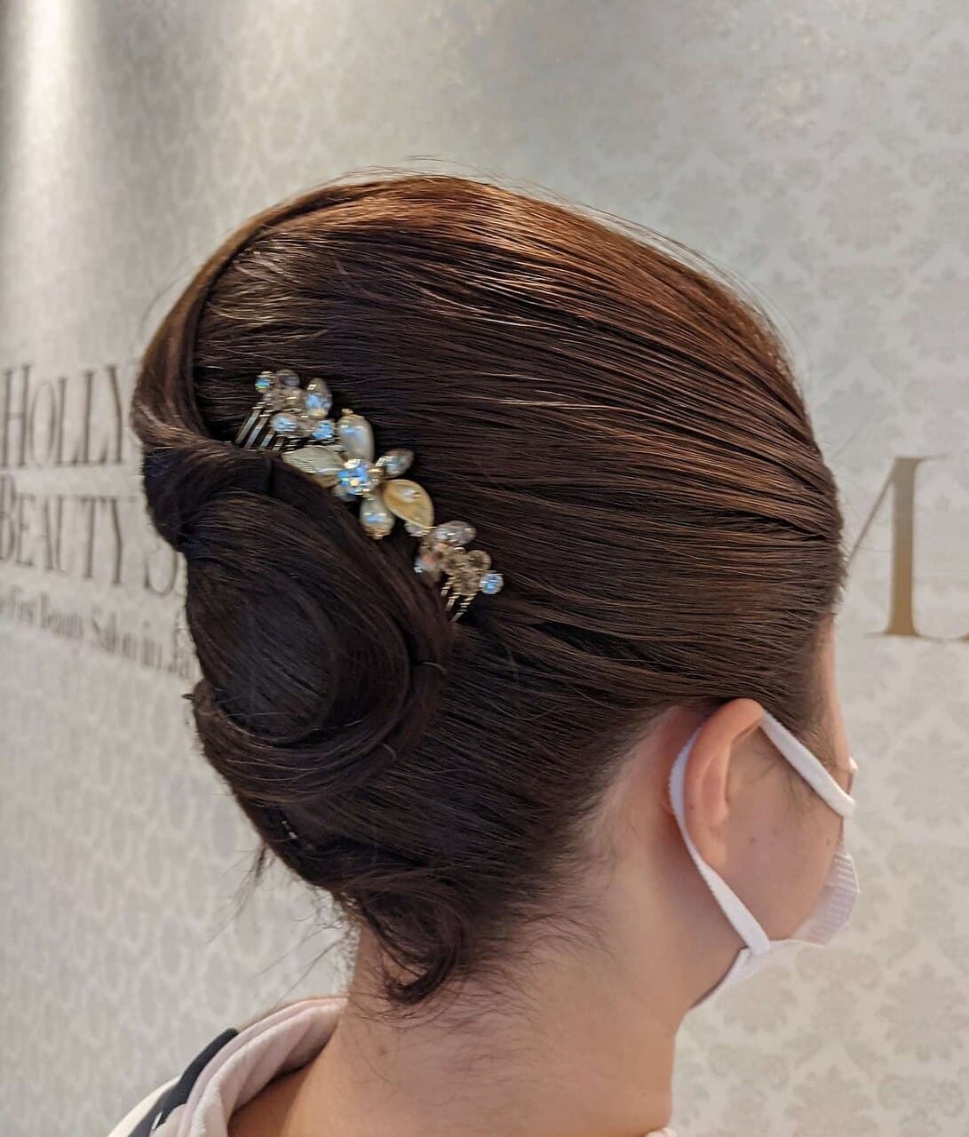 品のある夜会巻き